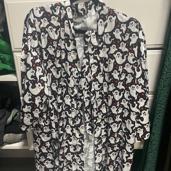 Ghost Robe from Not your average babe - Picture 1 of 3